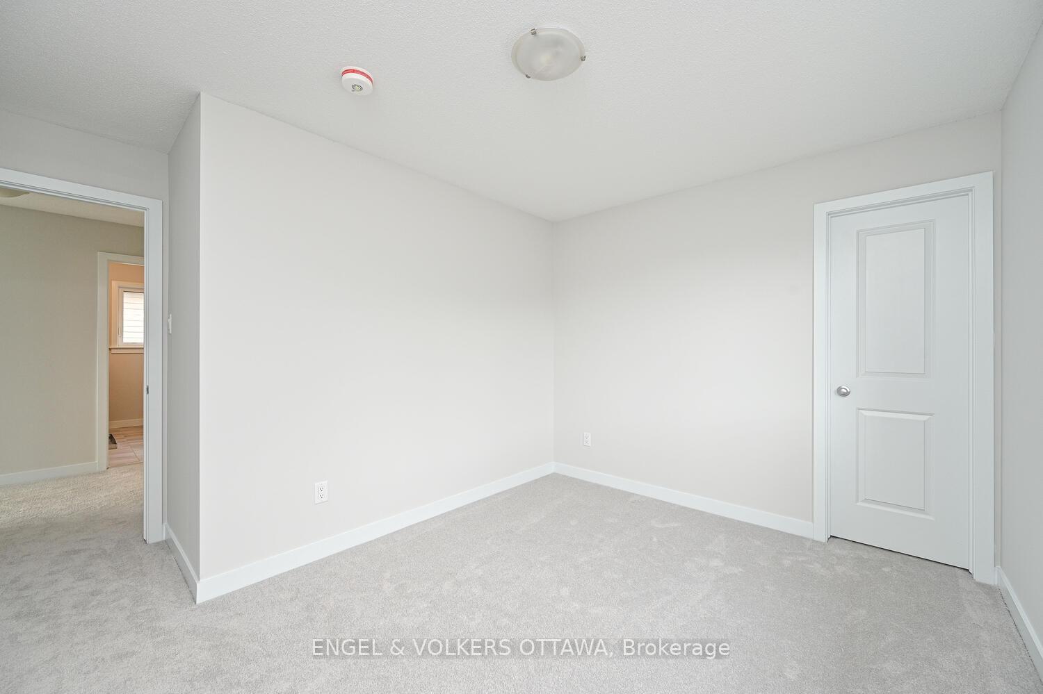 Photo 13 of 215 Condado Crescent, Ottawa, Kanata - Emerald Meadows/Trailwest — HOMEH