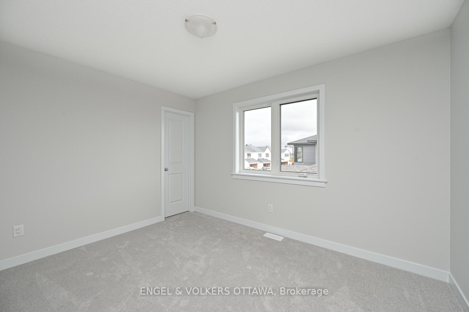 Photo 14 of 215 Condado Crescent, Ottawa, Kanata - Emerald Meadows/Trailwest — HOMEH
