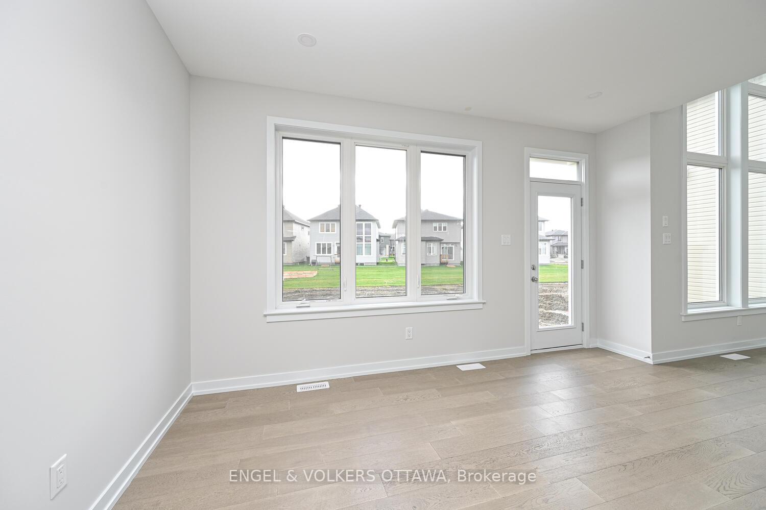 Photo 18 of 215 Condado Crescent, Ottawa, Kanata - Emerald Meadows/Trailwest — HOMEH