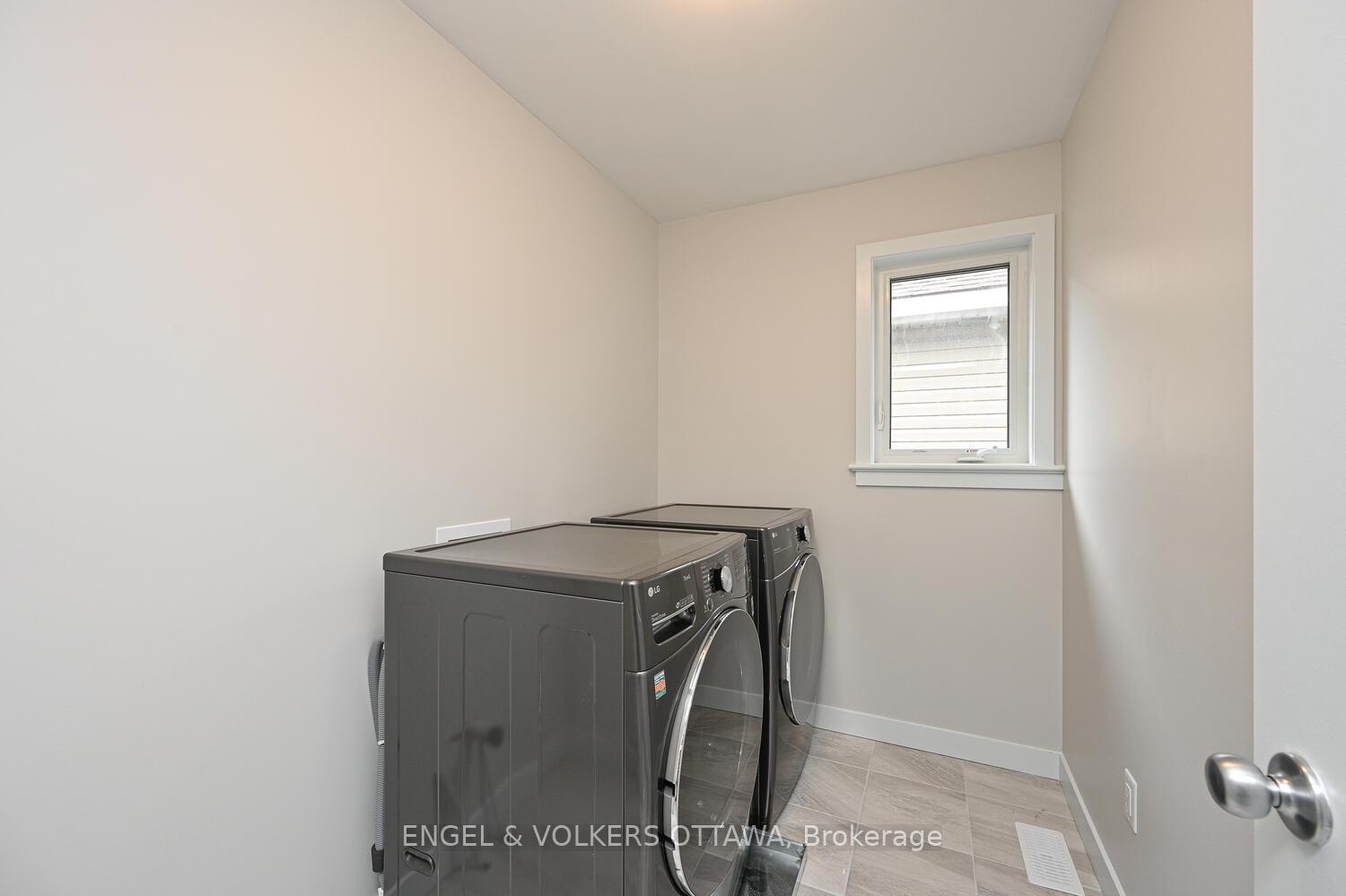 Photo 24 of 215 Condado Crescent, Ottawa, Kanata - Emerald Meadows/Trailwest — HOMEH