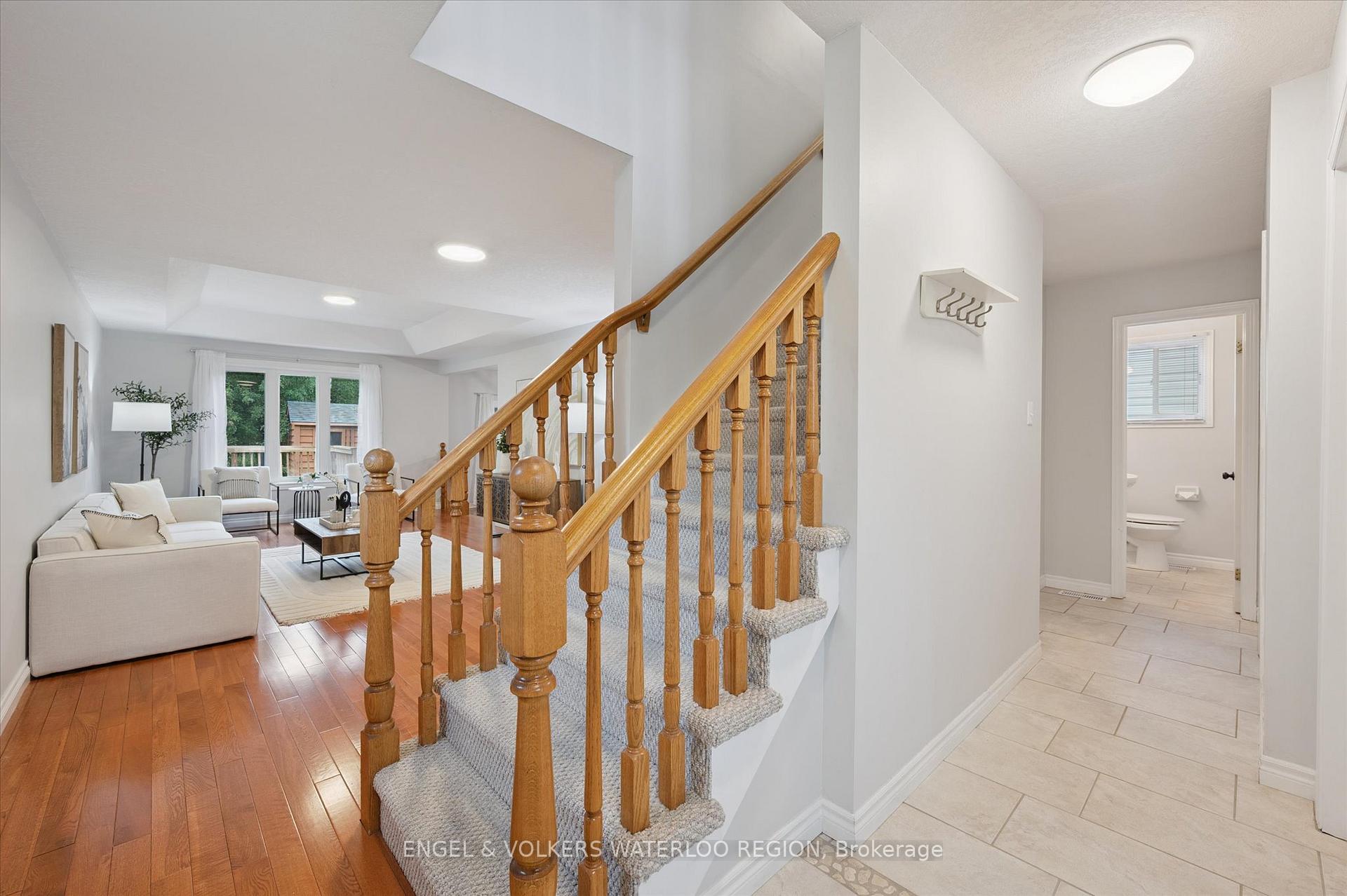 Photo 5 of 63 Gregg Court, Kitchener — HOMEH