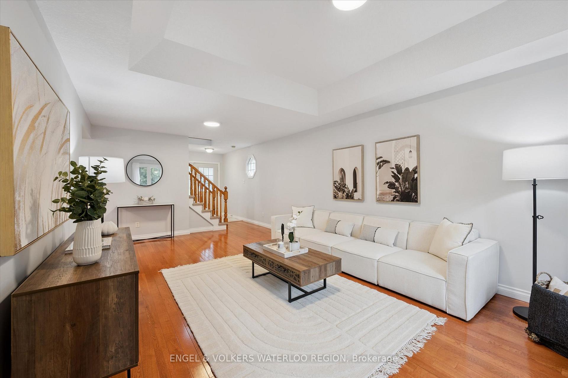 Photo 8 of 63 Gregg Court, Kitchener — HOMEH