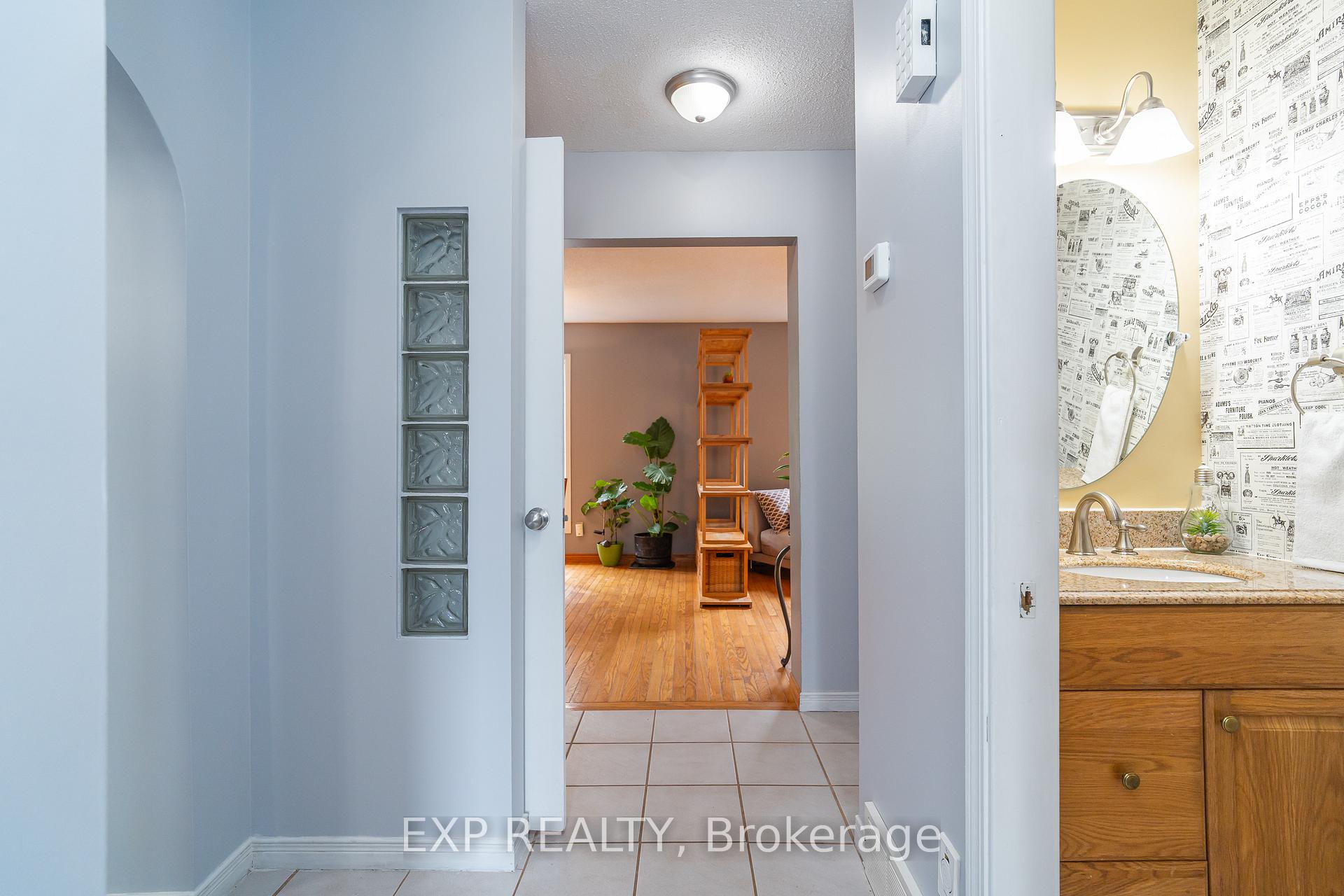 Photo 4 of 22 Rickey Place, Ottawa, Kanata - Glencairn/Hazeldean — HOMEH