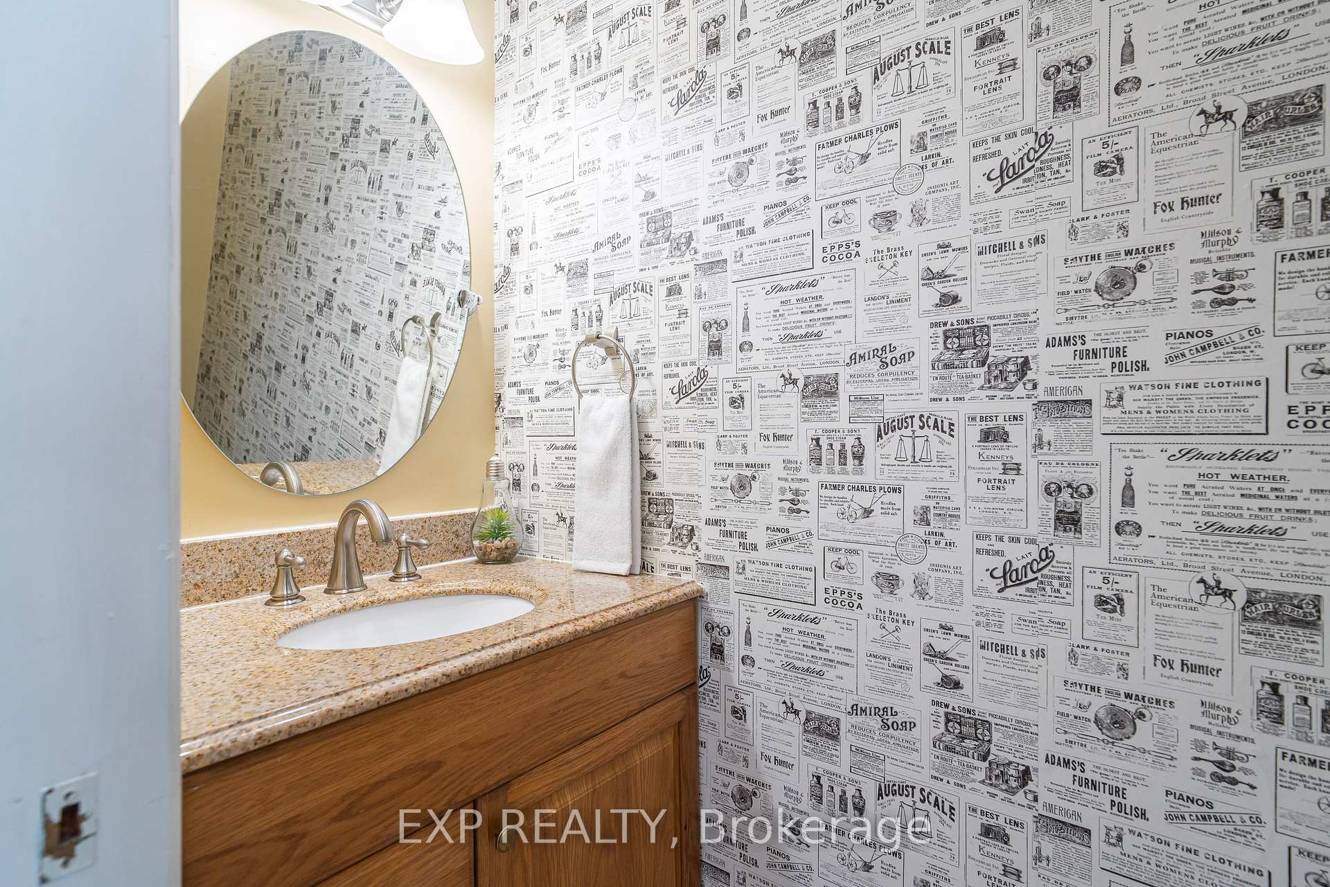Photo 5 of 22 Rickey Place, Ottawa, Kanata - Glencairn/Hazeldean — HOMEH