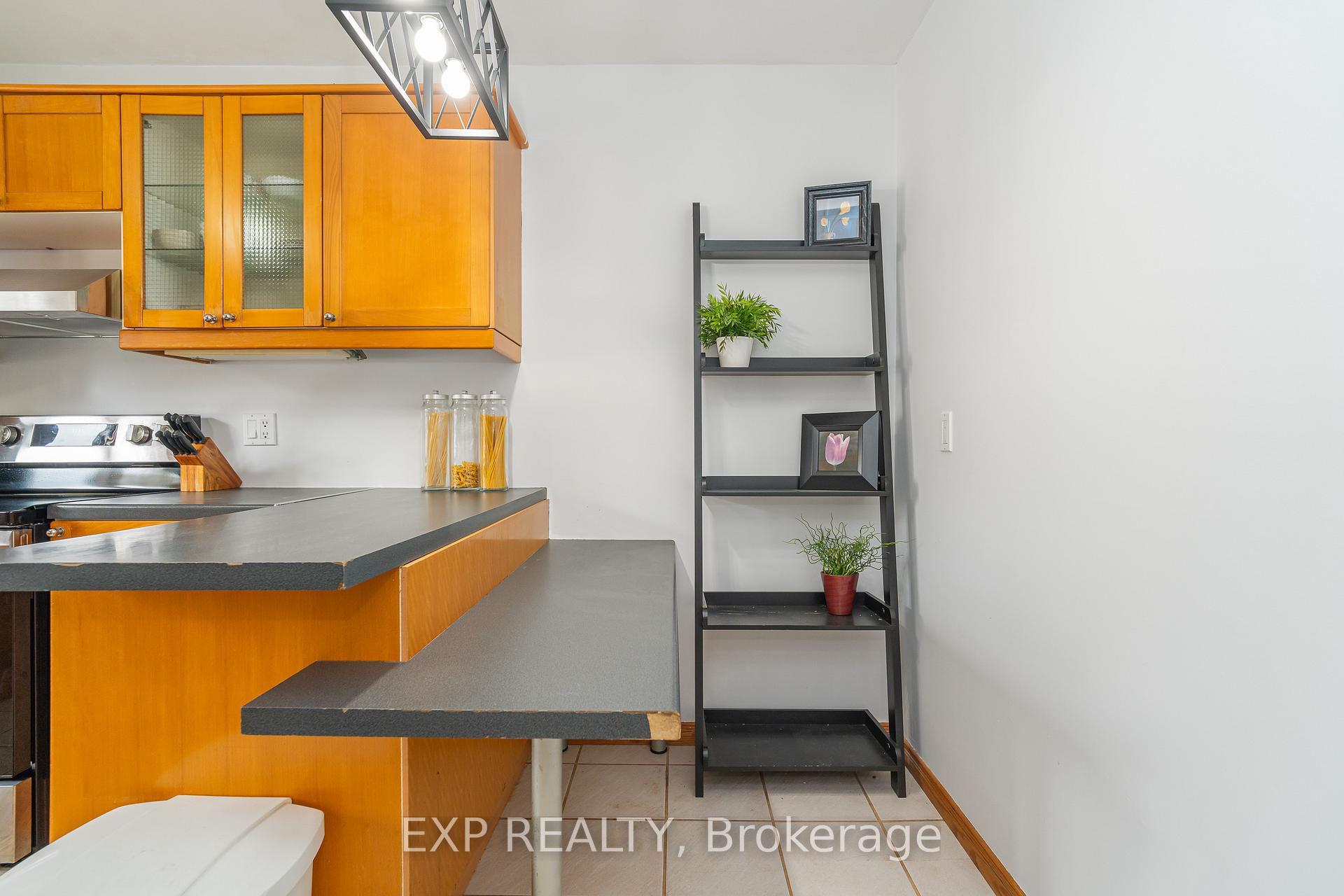 Photo 10 of 22 Rickey Place, Ottawa, Kanata - Glencairn/Hazeldean — HOMEH