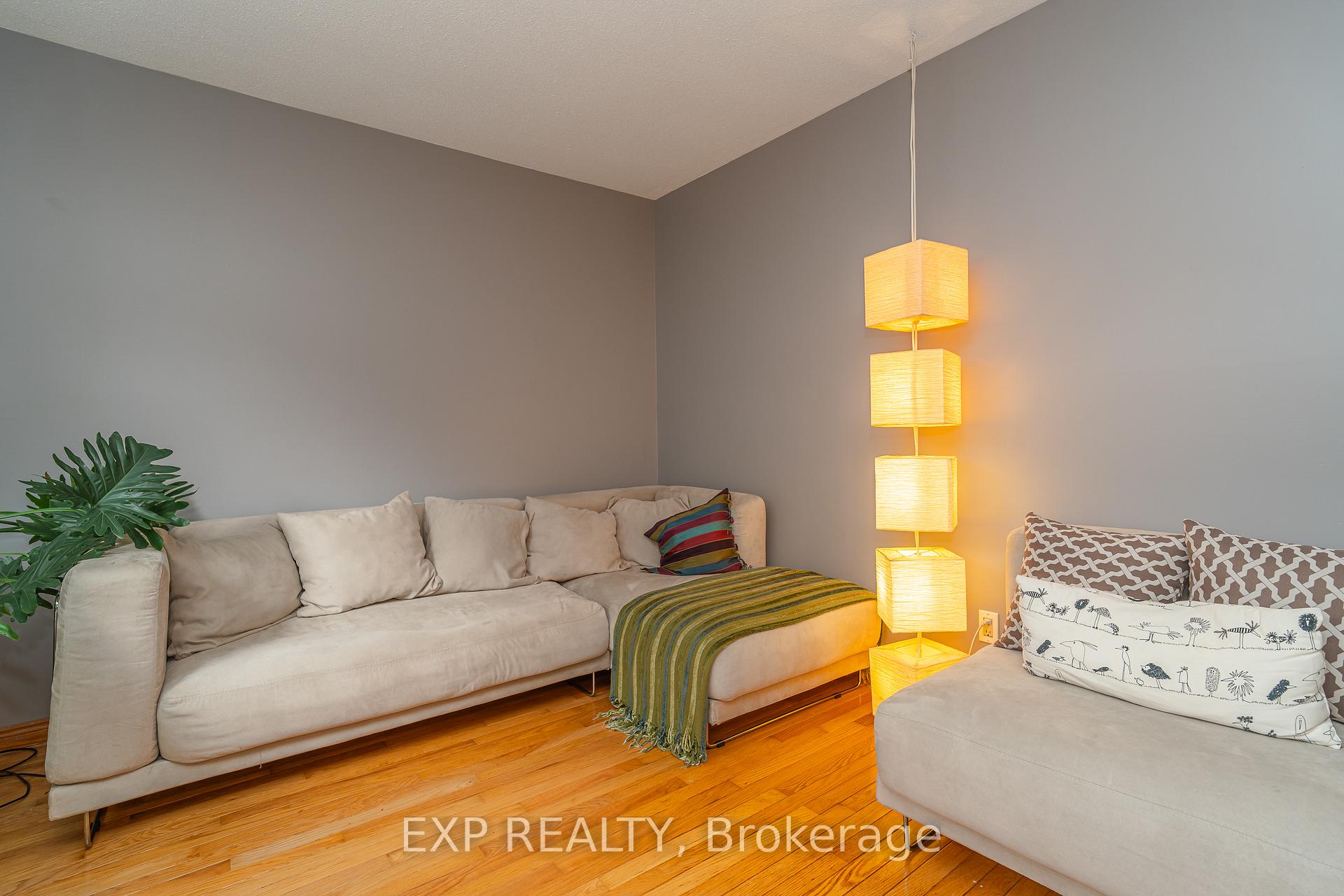 Photo 12 of 22 Rickey Place, Ottawa, Kanata - Glencairn/Hazeldean — HOMEH