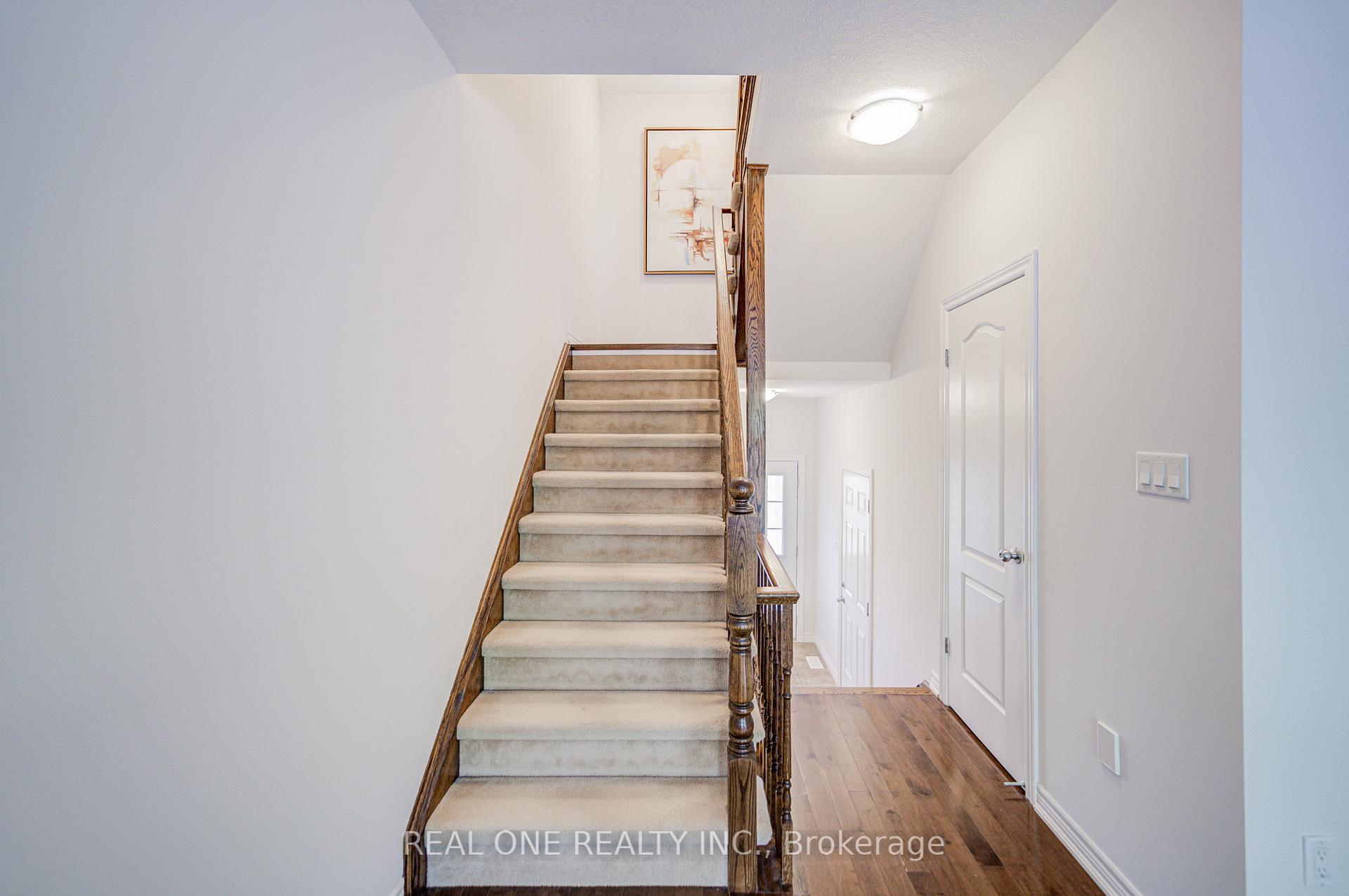 Photo 19 of 36 Palacebeach Trail, Hamilton, Lakeshore — HOMEH