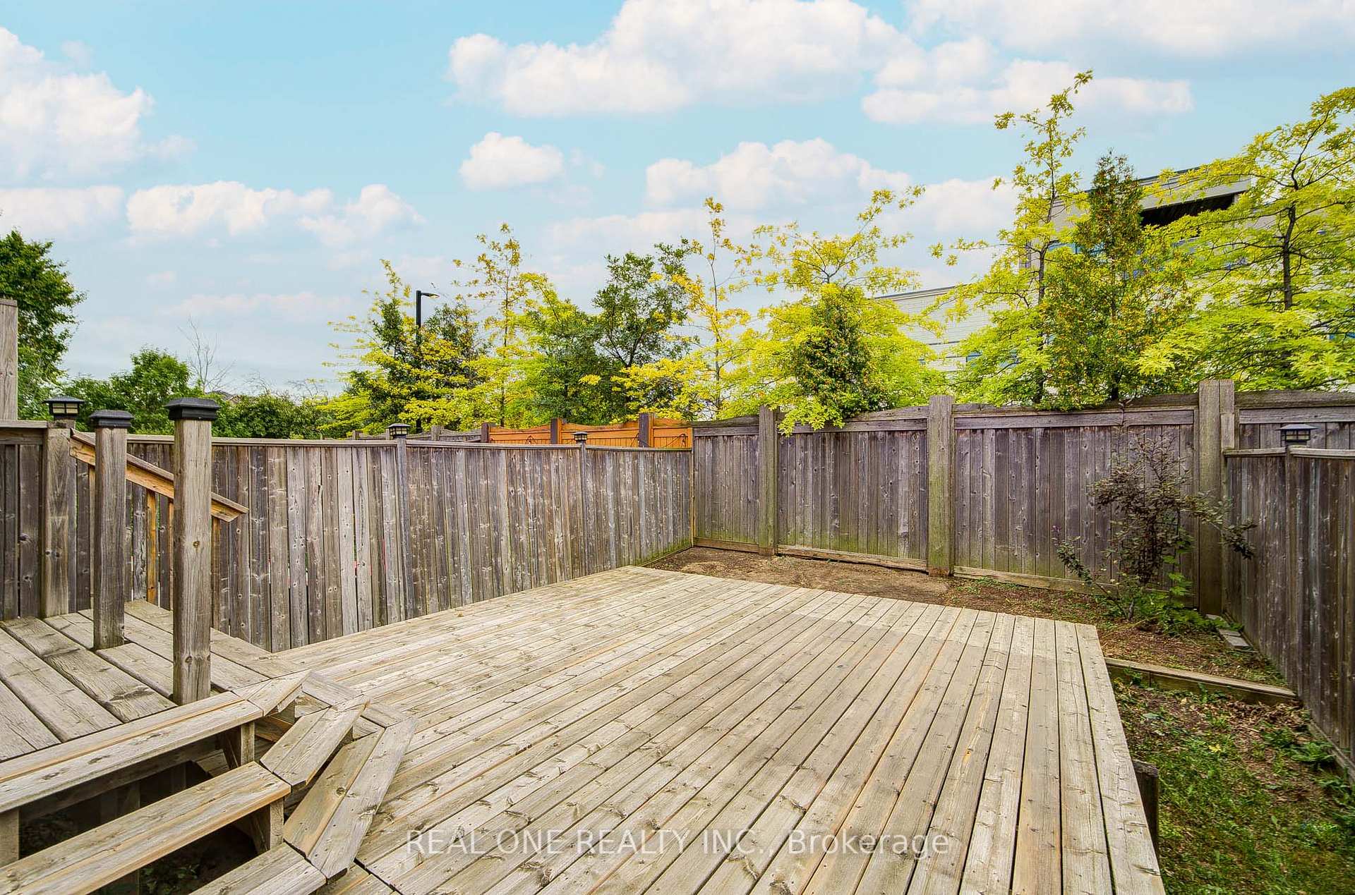 Photo 35 of 36 Palacebeach Trail, Hamilton, Lakeshore — HOMEH