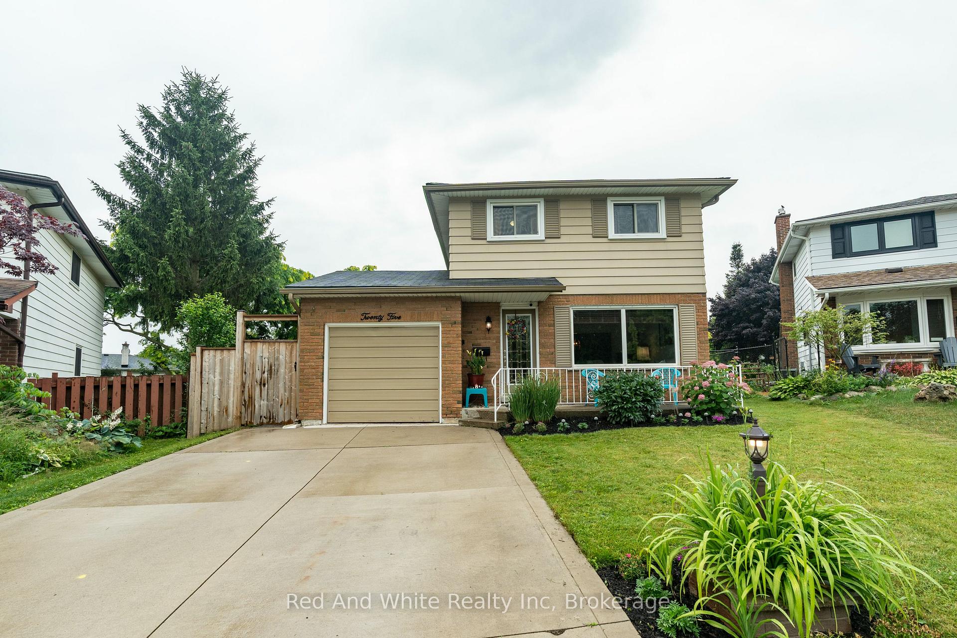 Front of 25 Forest Glen Court