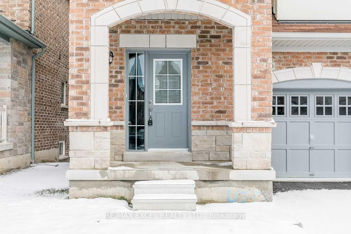Front of 1150 Peelar Crescent