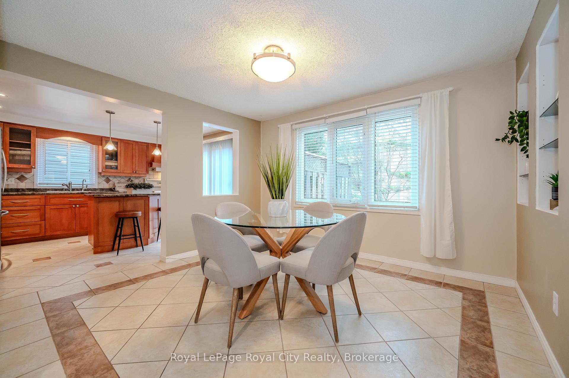 Photo 11 of 27 Shuh Avenue, Kitchener — HOMEH