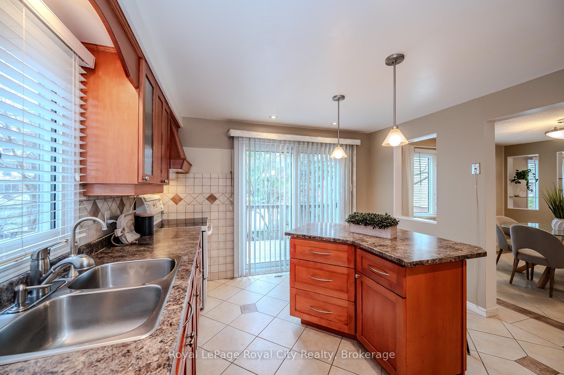 Photo 14 of 27 Shuh Avenue, Kitchener — HOMEH