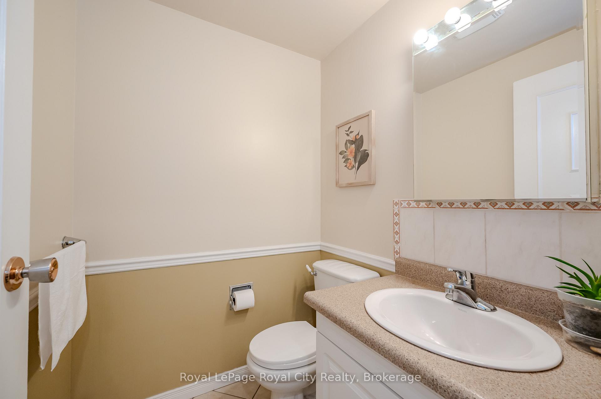 Photo 16 of 27 Shuh Avenue, Kitchener — HOMEH