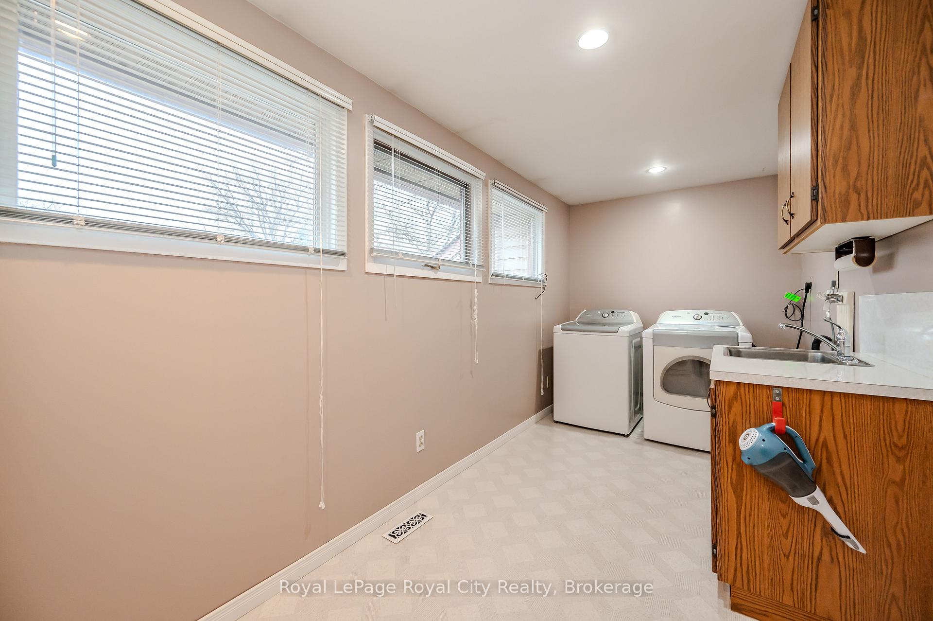 Photo 19 of 27 Shuh Avenue, Kitchener — HOMEH