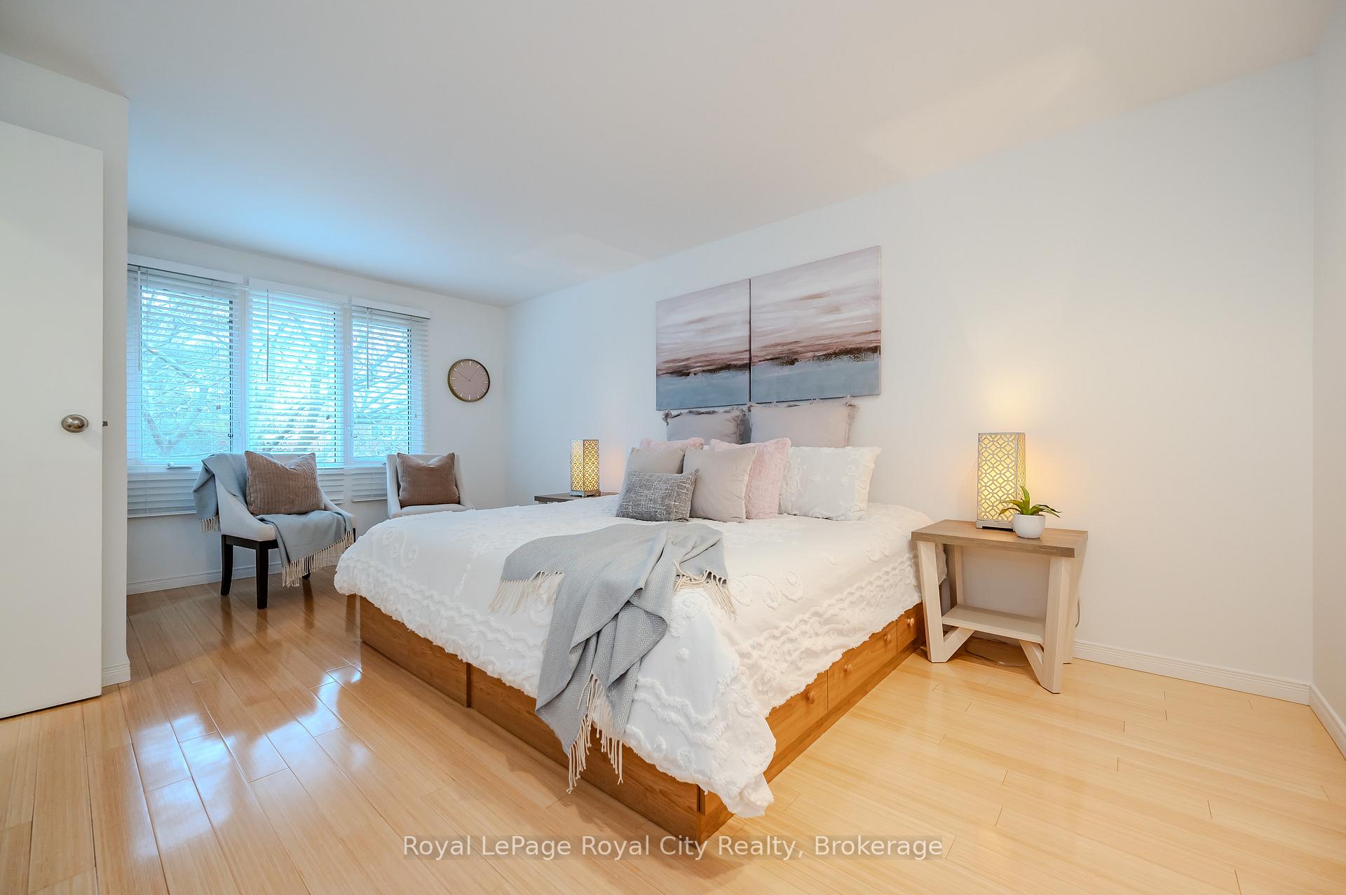 Photo 21 of 27 Shuh Avenue, Kitchener — HOMEH