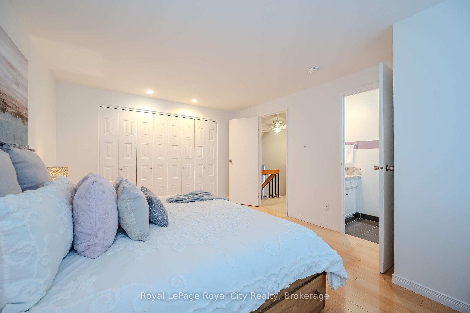 Photo 22 of 27 Shuh Avenue, Kitchener — HOMEH
