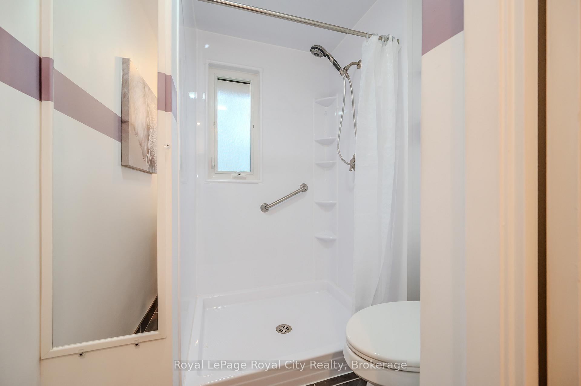 Photo 24 of 27 Shuh Avenue, Kitchener — HOMEH