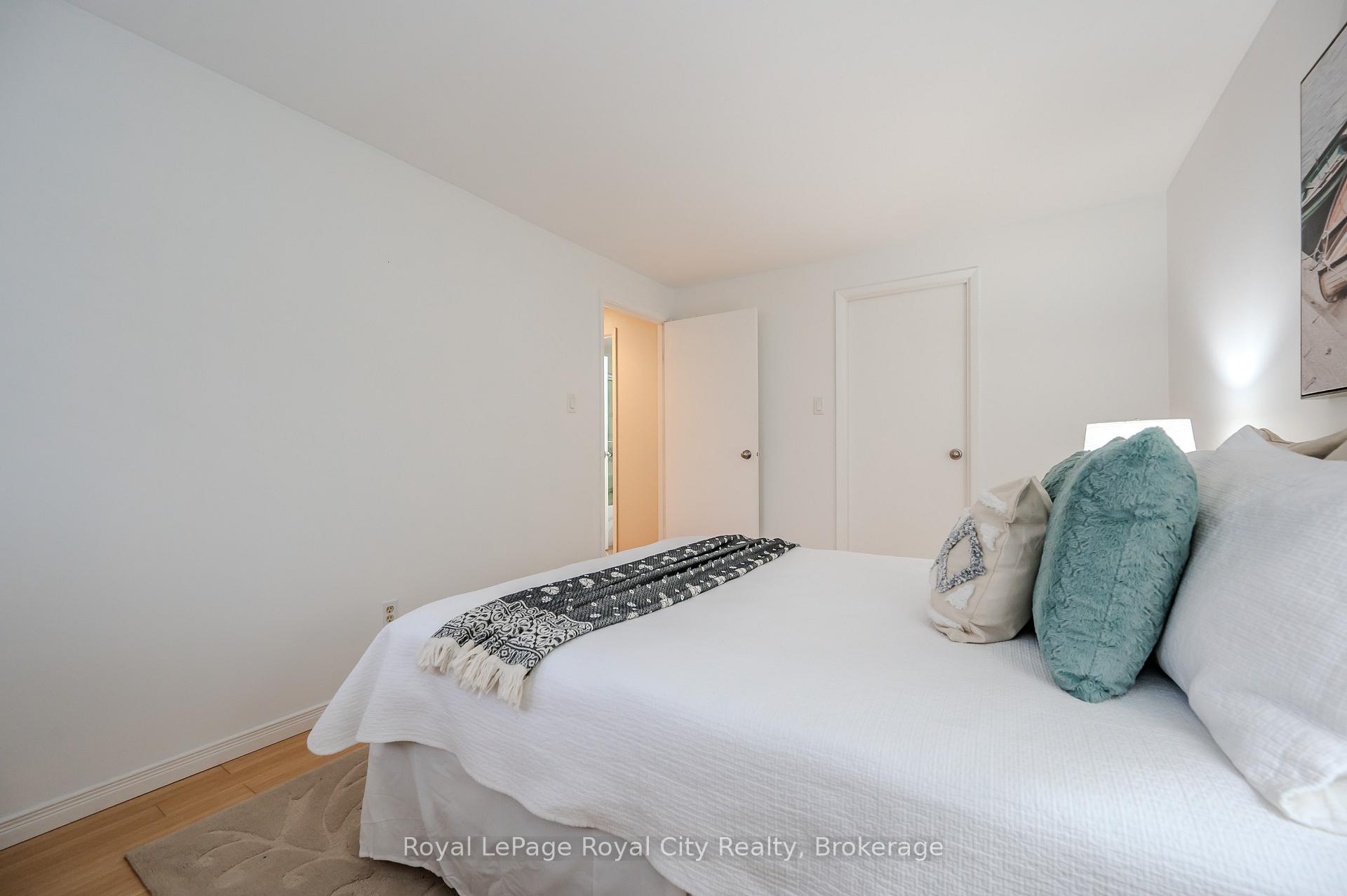 Photo 29 of 27 Shuh Avenue, Kitchener — HOMEH