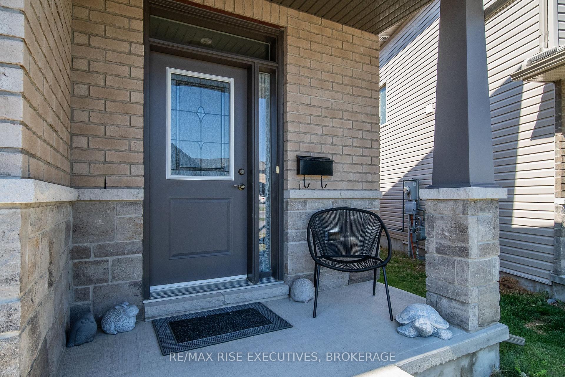 Photo 2 of 1425 Monarch Drive, Kingston, City Northwest — HOMEH