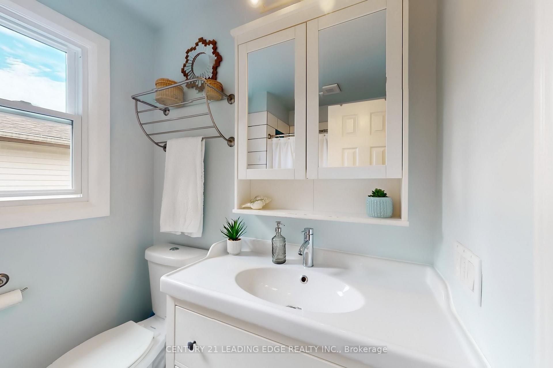 Photo 24 of 43 Karma Road, Markham, Markville — HOMEH
