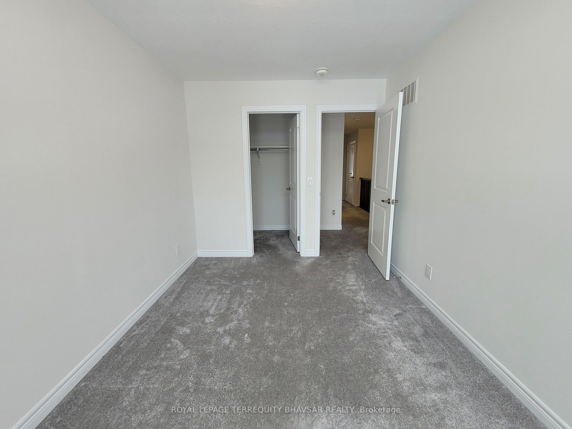 Photo 2 of 48 Reistwood Drive, Kitchener, Huron Park — HOMEH