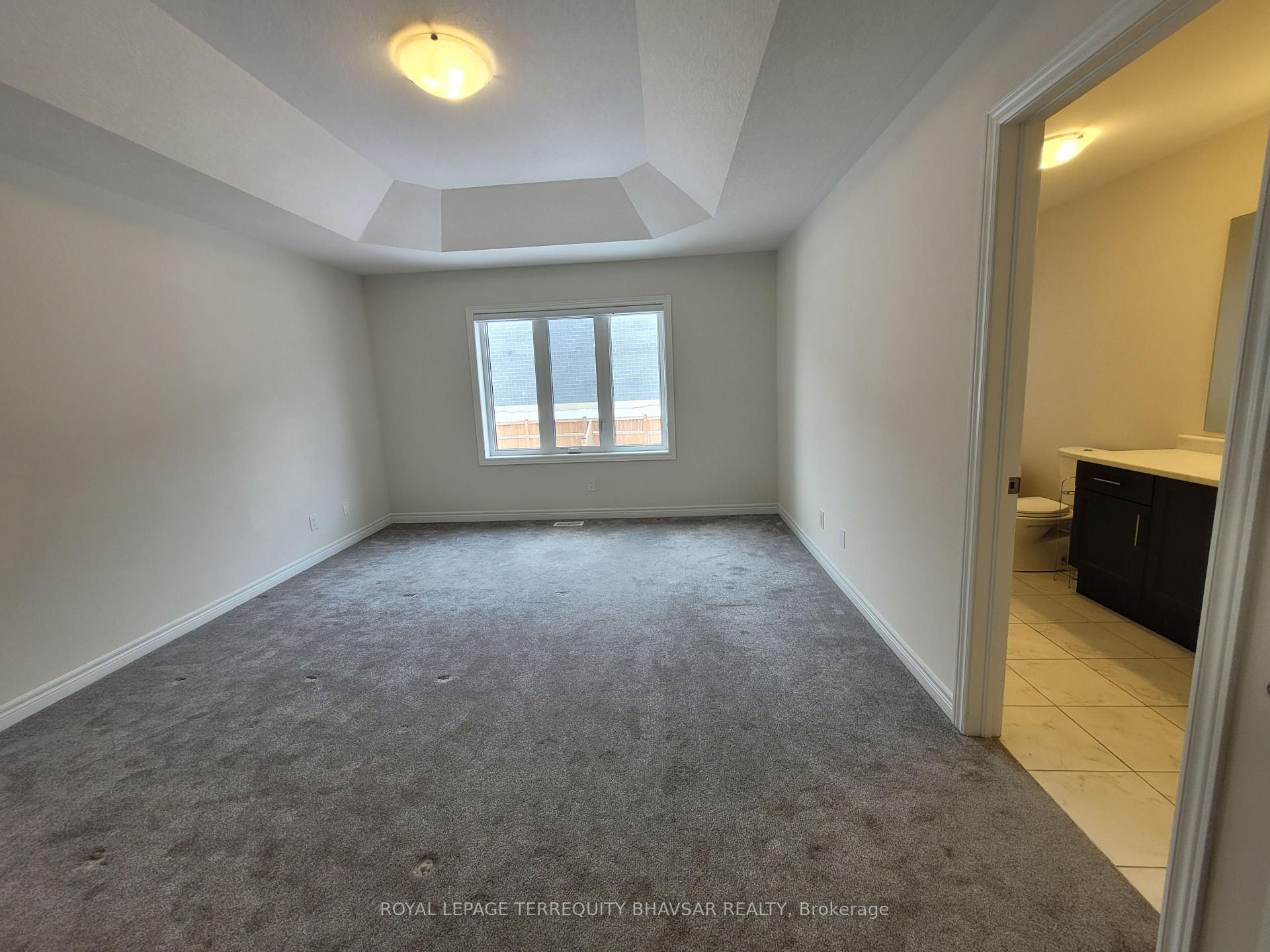 Photo 5 of 48 Reistwood Drive, Kitchener, Huron Park — HOMEH
