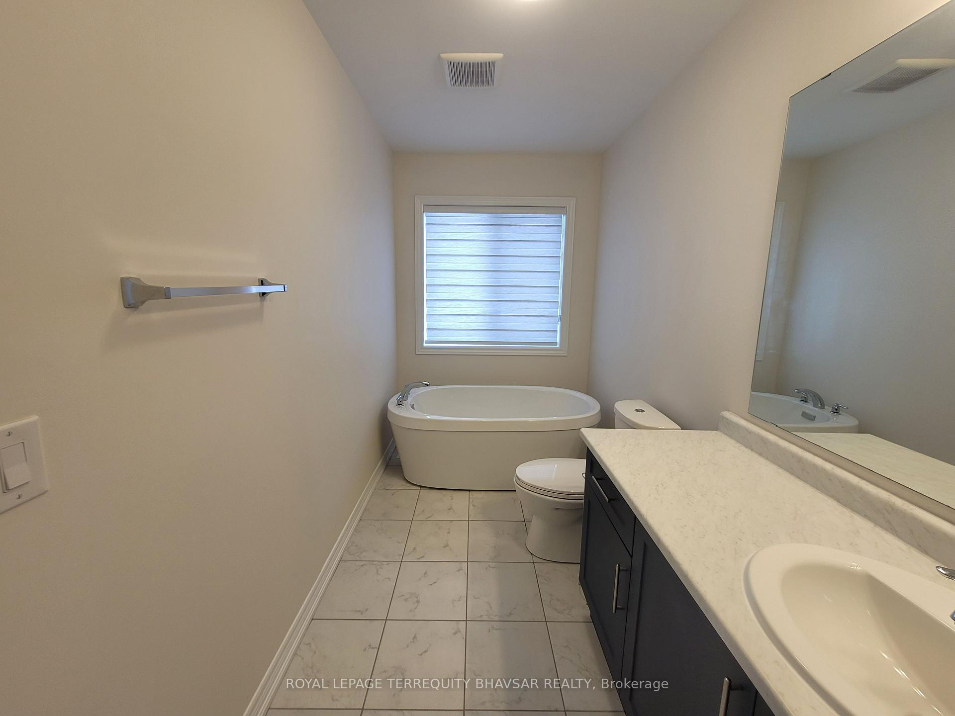 Photo 14 of 48 Reistwood Drive, Kitchener, Huron Park — HOMEH