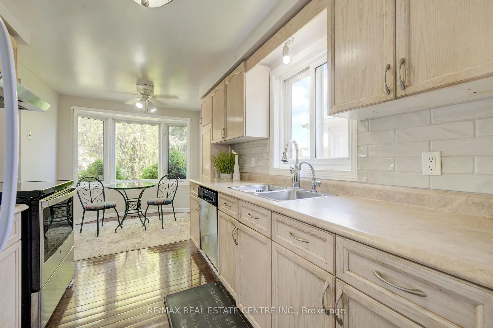 Photo 19 of 155 Bankside Drive, Kitchener — HOMEH