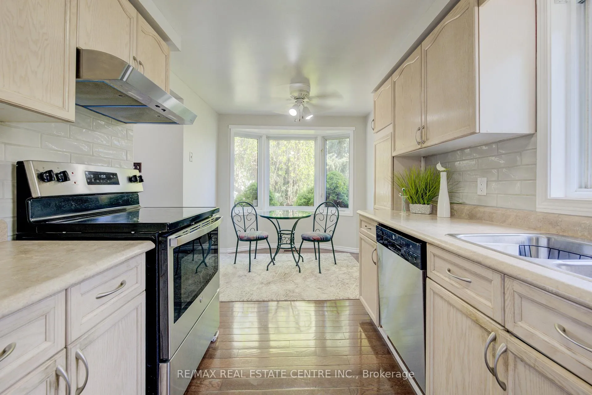 Photo 21 of 155 Bankside Drive, Kitchener — HOMEH