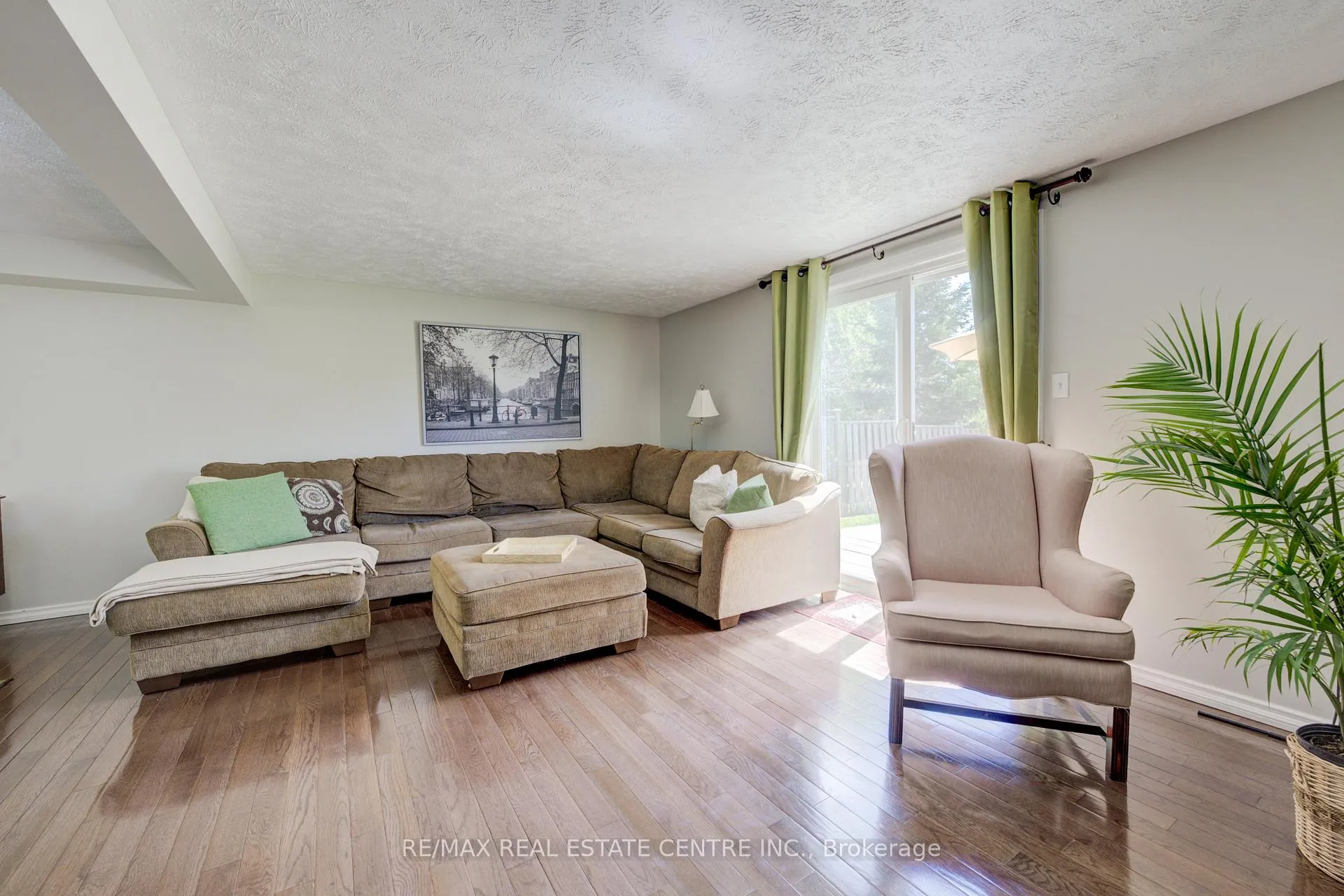 Photo 31 of 155 Bankside Drive, Kitchener — HOMEH