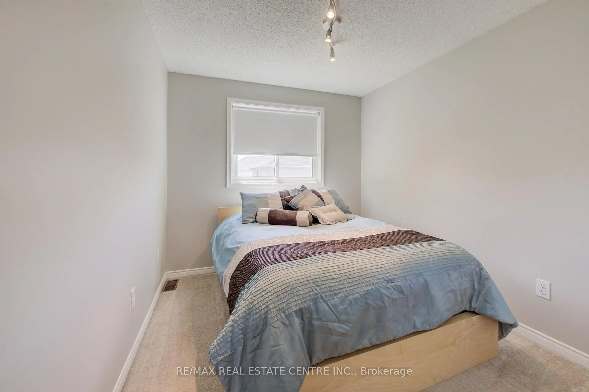 Photo 57 of 155 Bankside Drive, Kitchener — HOMEH