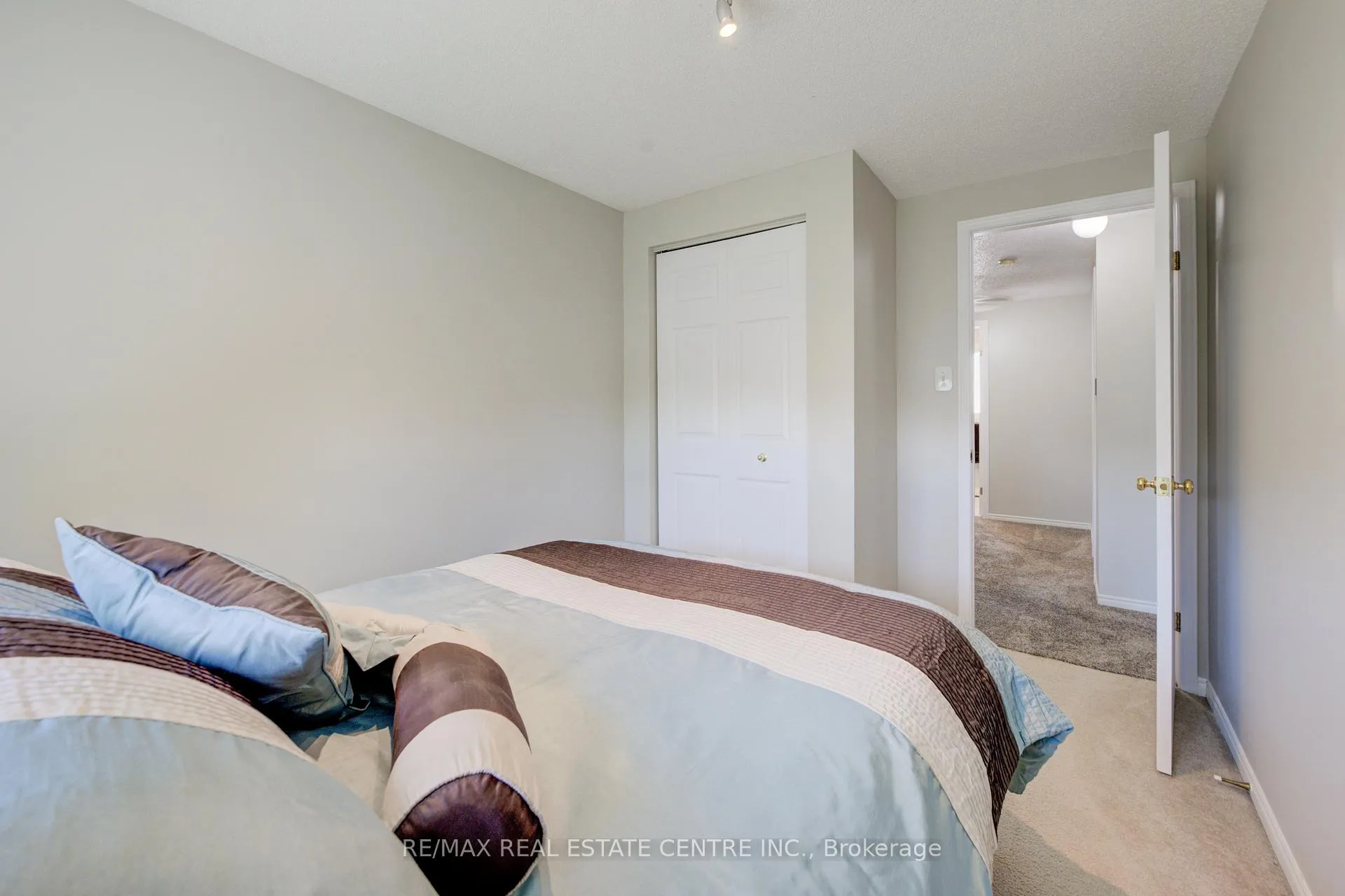 Photo 58 of 155 Bankside Drive, Kitchener — HOMEH
