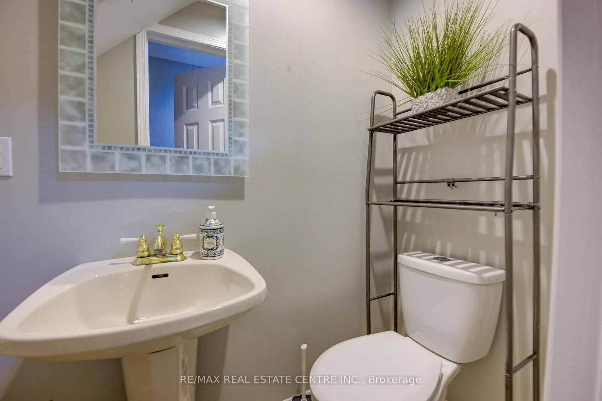 Photo 77 of 155 Bankside Drive, Kitchener — HOMEH