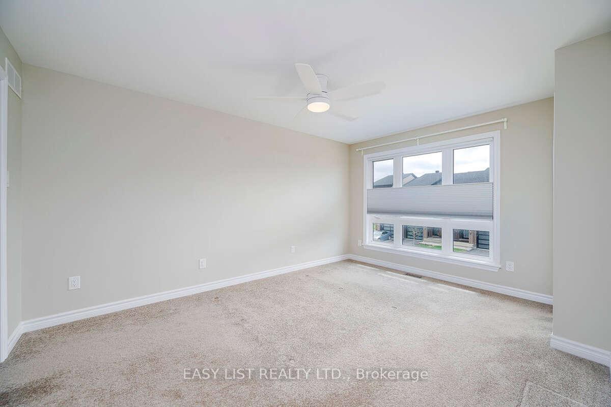 Photo 9 of 16 Plank Street, Ottawa, Kanata - Emerald Meadows/Trailwest — HOMEH