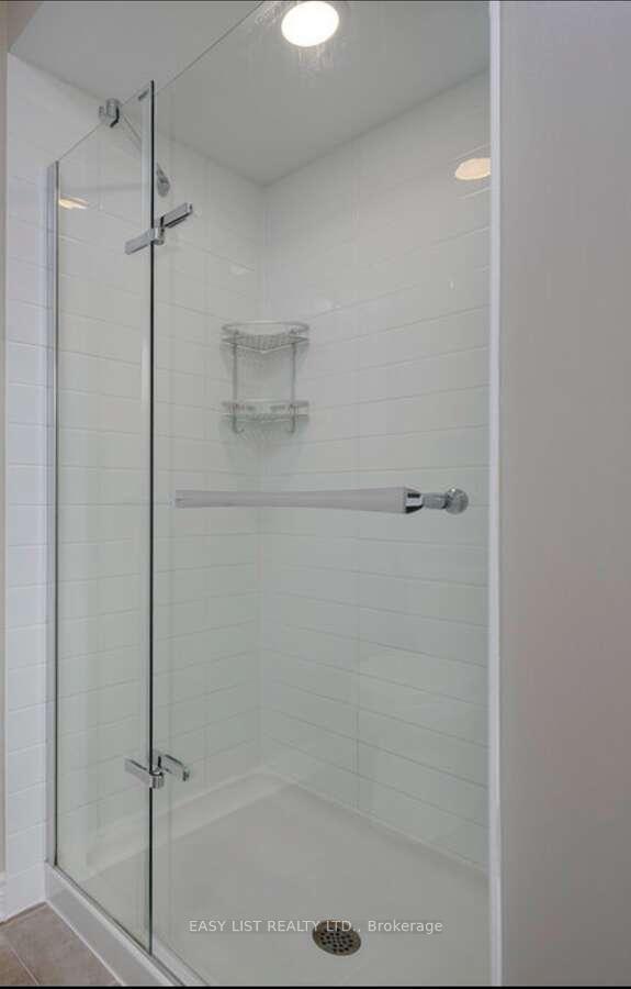 Photo 14 of 16 Plank Street, Ottawa, Kanata - Emerald Meadows/Trailwest — HOMEH