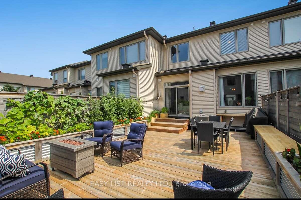 Photo 18 of 16 Plank Street, Ottawa, Kanata - Emerald Meadows/Trailwest — HOMEH