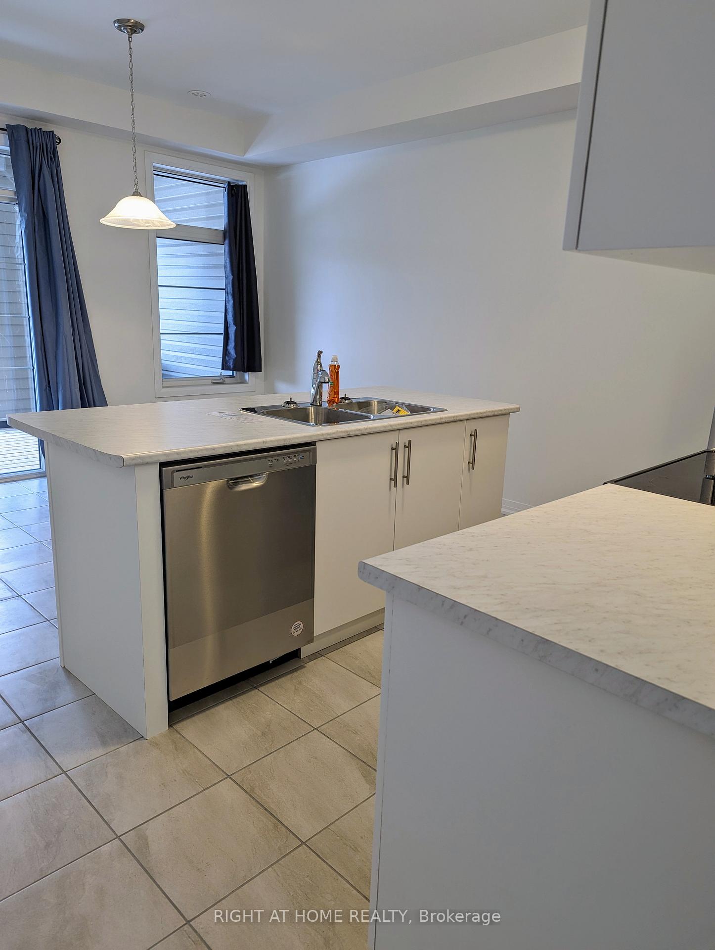 Photo 3 of 7 Carneros Way, Markham, Cedar Grove — HOMEH