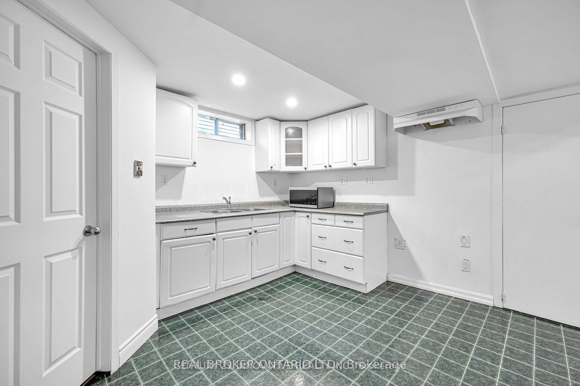 Photo 9 of 63 Wheatfield Crescent, Kitchener — HOMEH