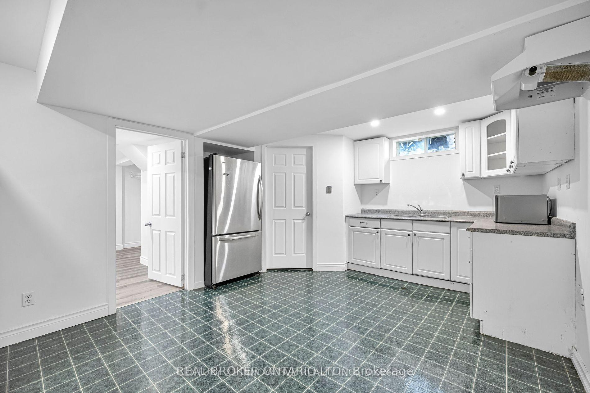Photo 10 of 63 Wheatfield Crescent, Kitchener — HOMEH