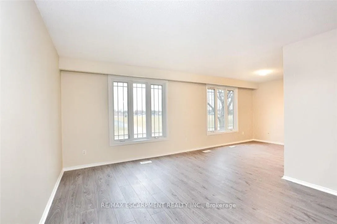 Photo 5 of Unit 1, 45 Edwina Place, Hamilton, Lawfield — HOMEH