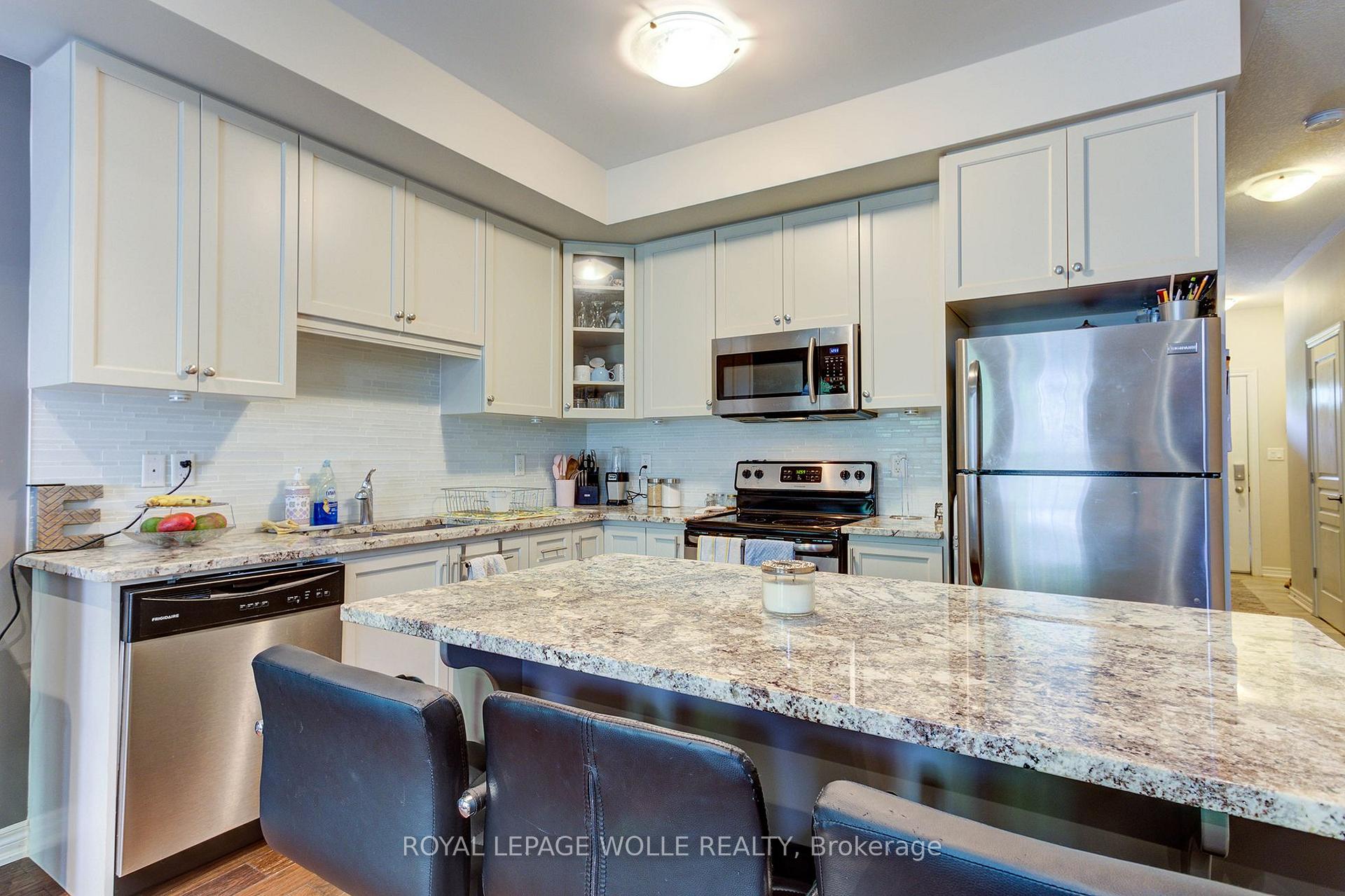Photo 10 of 8 Beatrice Lane, Kitchener — HOMEH