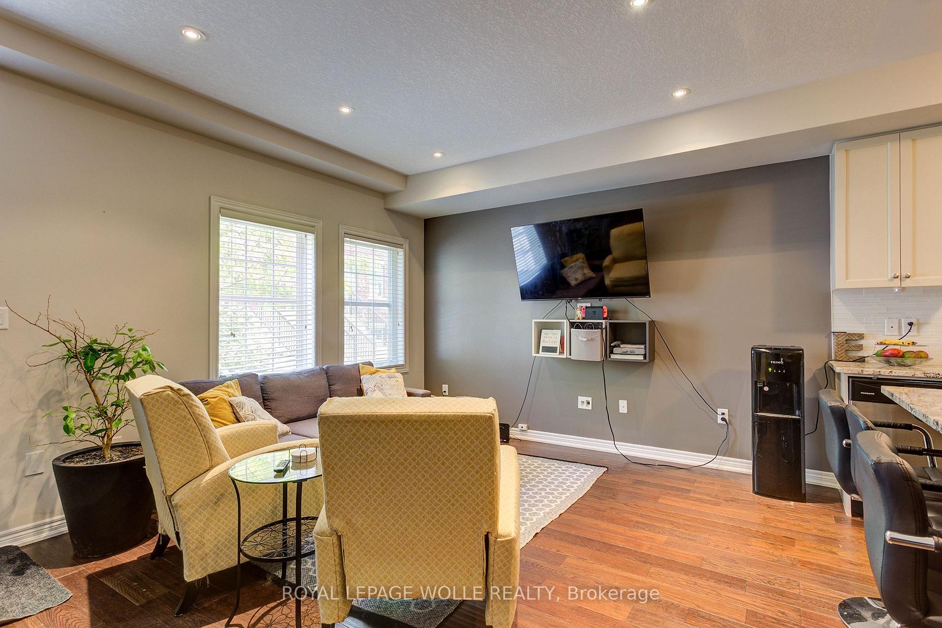 Photo 16 of 8 Beatrice Lane, Kitchener — HOMEH