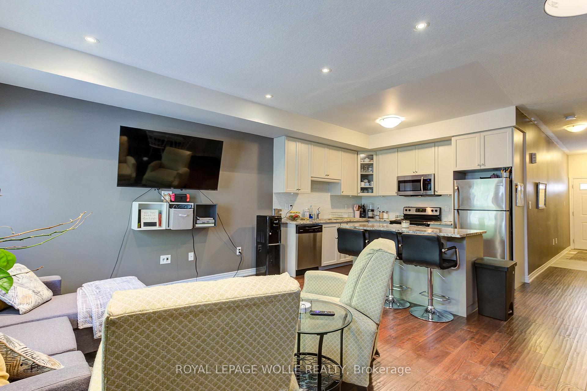 Photo 17 of 8 Beatrice Lane, Kitchener — HOMEH