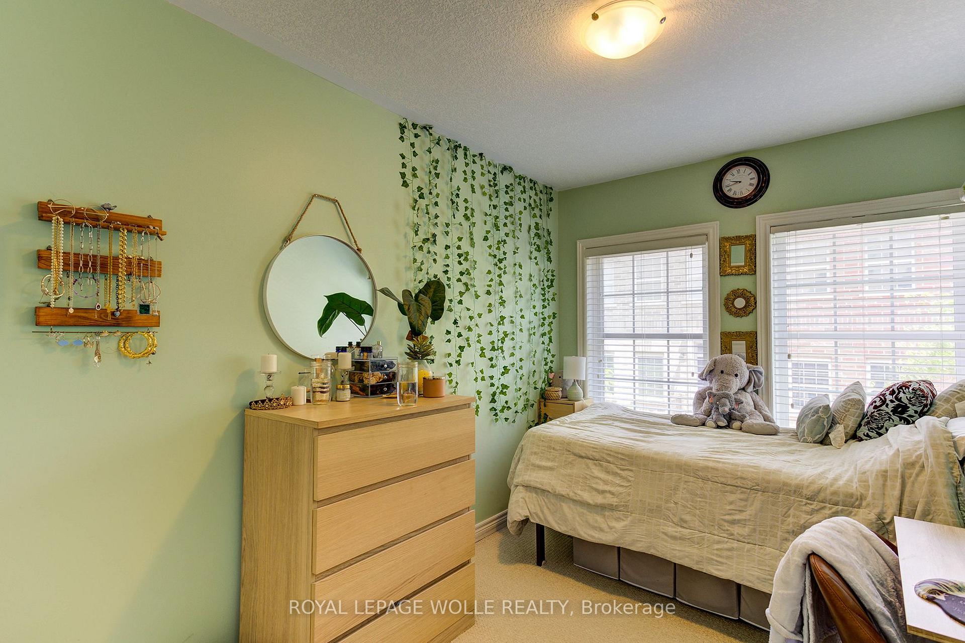 Photo 19 of 8 Beatrice Lane, Kitchener — HOMEH