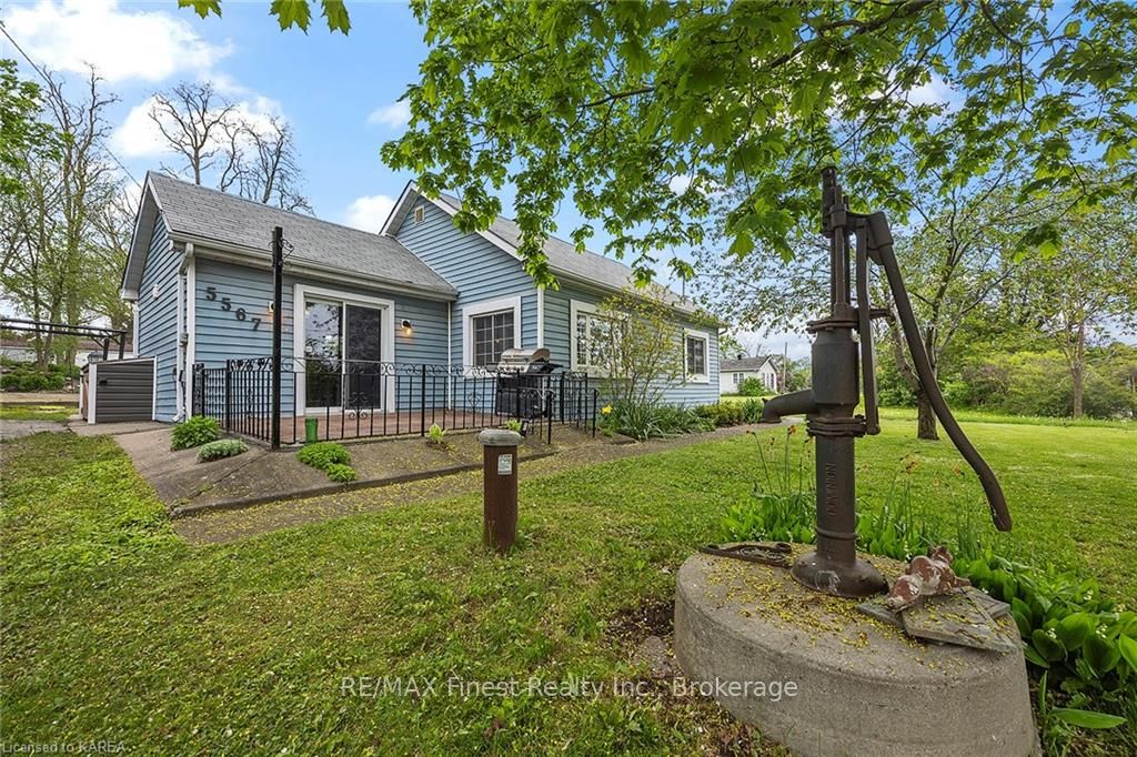 Photo 2 of 5567 Bath Road, Loyalist, Lennox and Addington - South — HOMEH