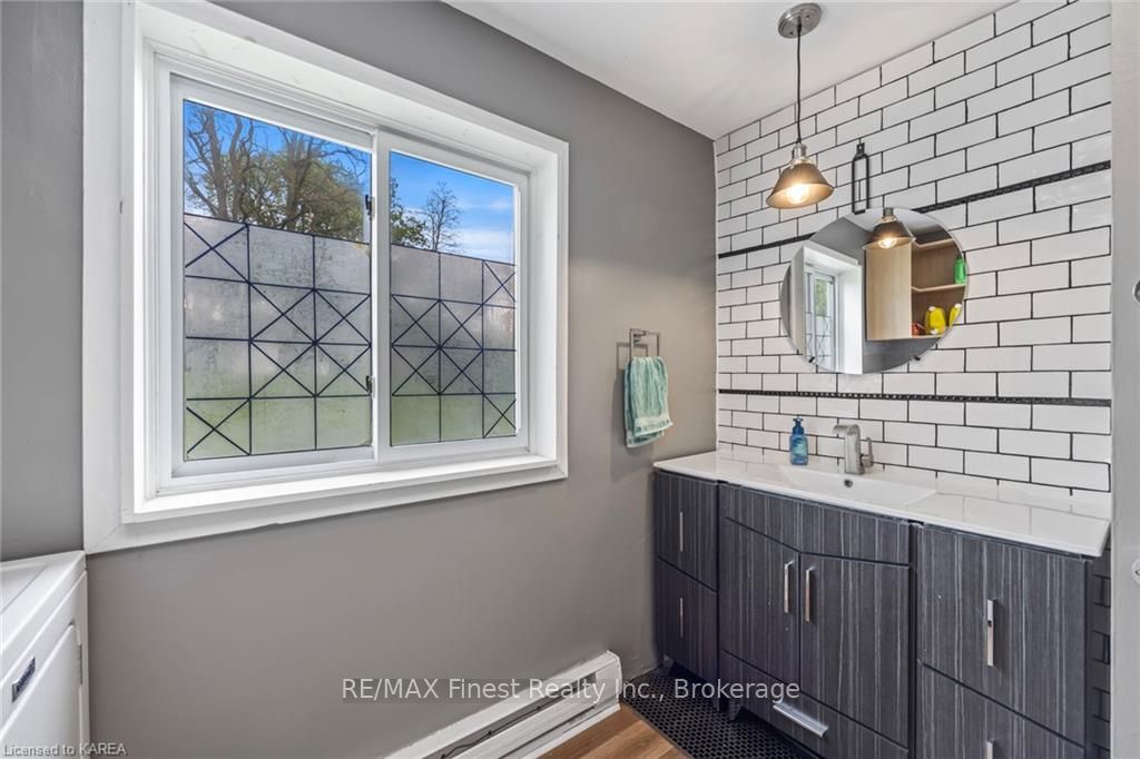 Photo 27 of 5567 Bath Road, Loyalist, Lennox and Addington - South — HOMEH