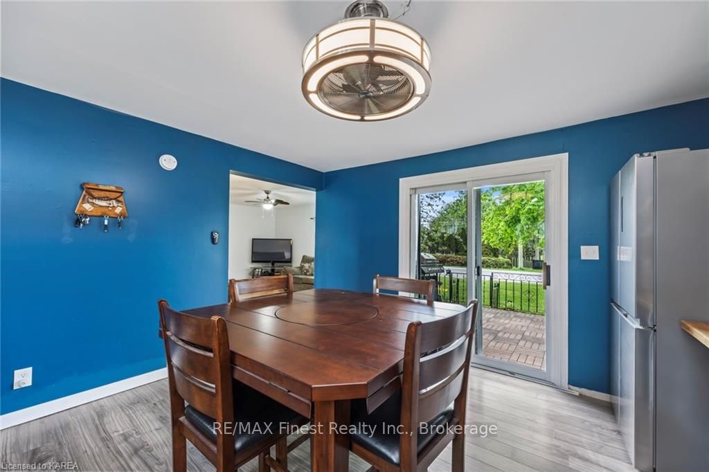 Photo 20 of 5567 Bath Road, Loyalist, Lennox and Addington - South — HOMEH