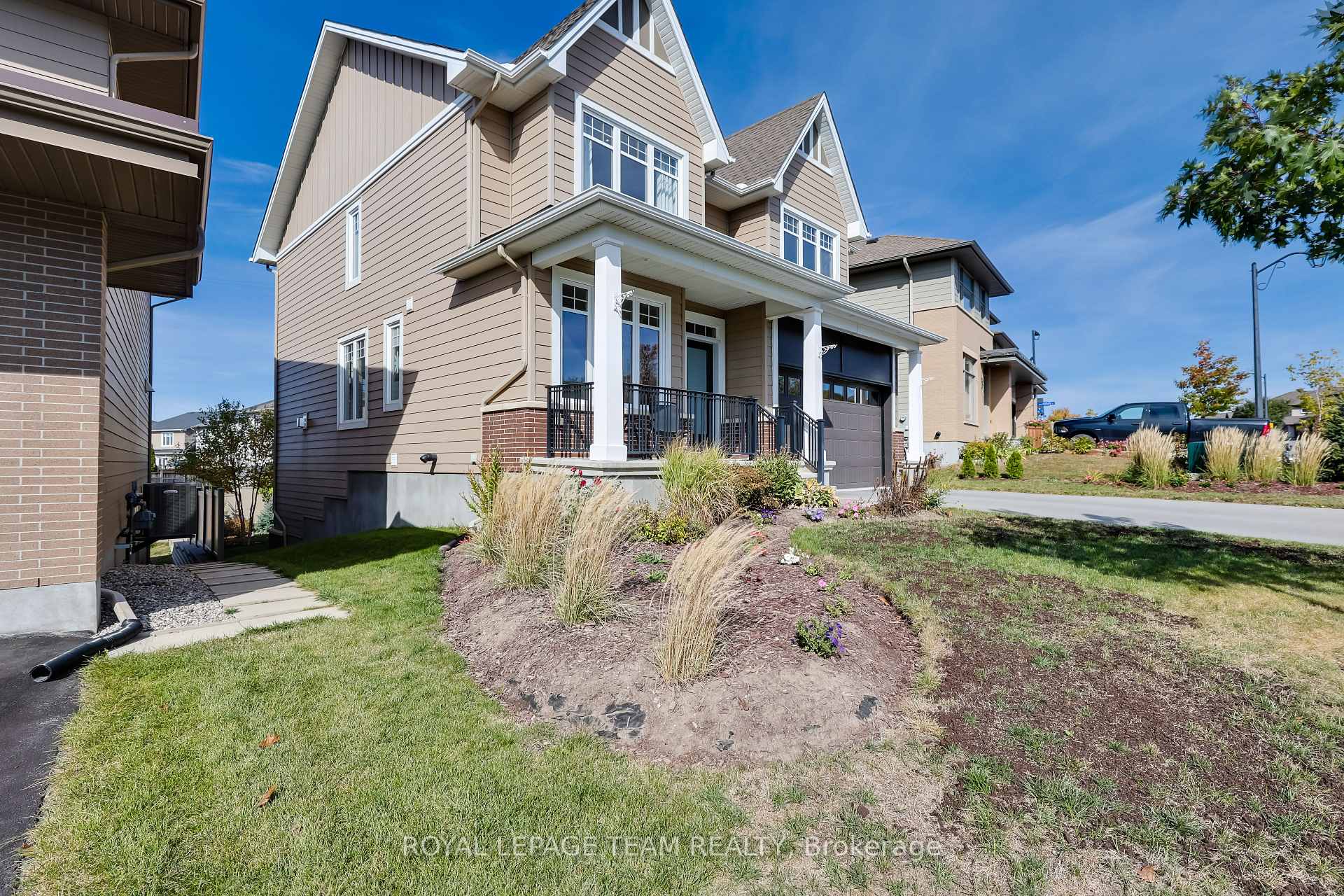 Photo 4 of 35 Arkose Street, Ottawa, Kanata - Kanata Lakes/Heritage Hills — HOMEH