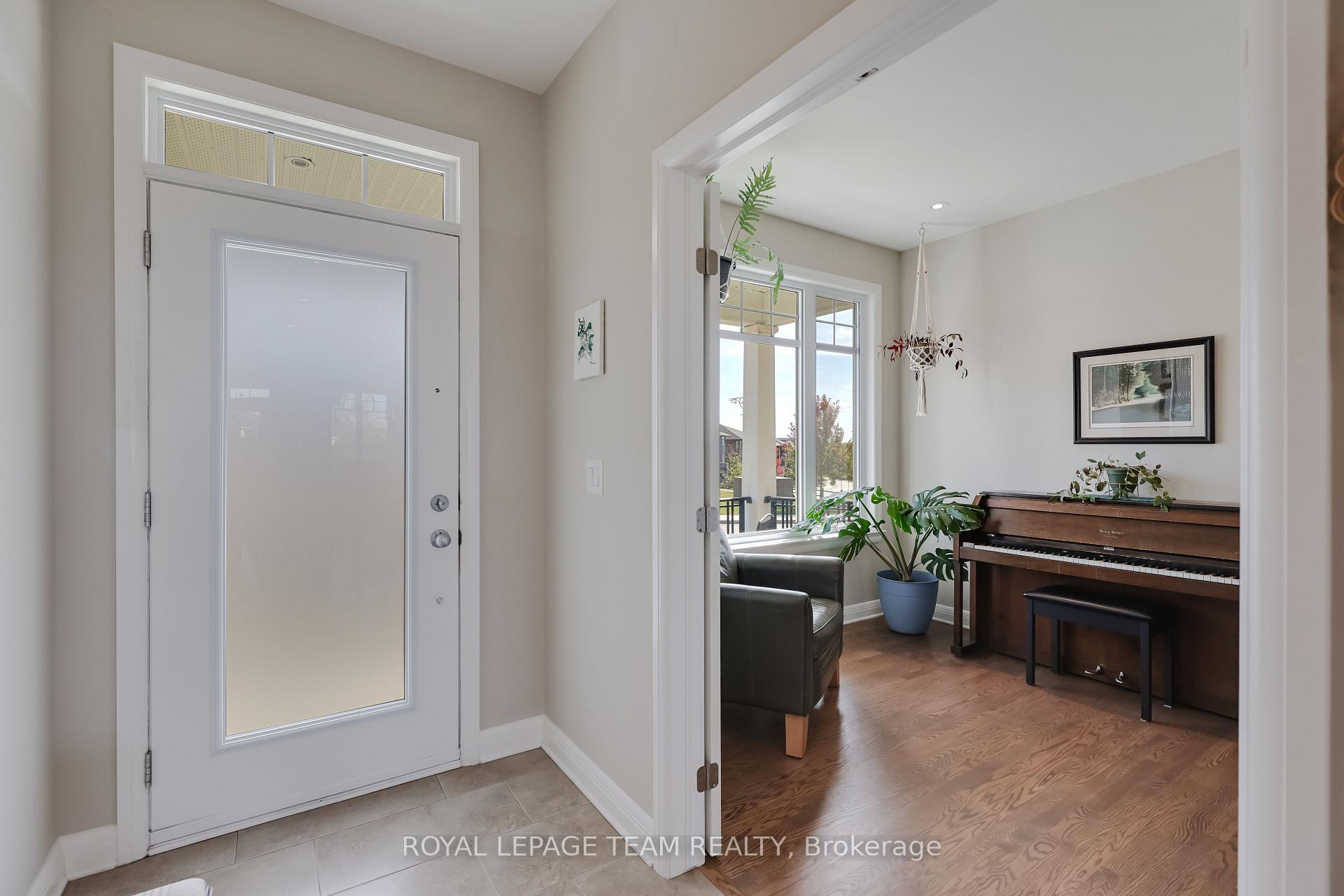 Photo 7 of 35 Arkose Street, Ottawa, Kanata - Kanata Lakes/Heritage Hills — HOMEH