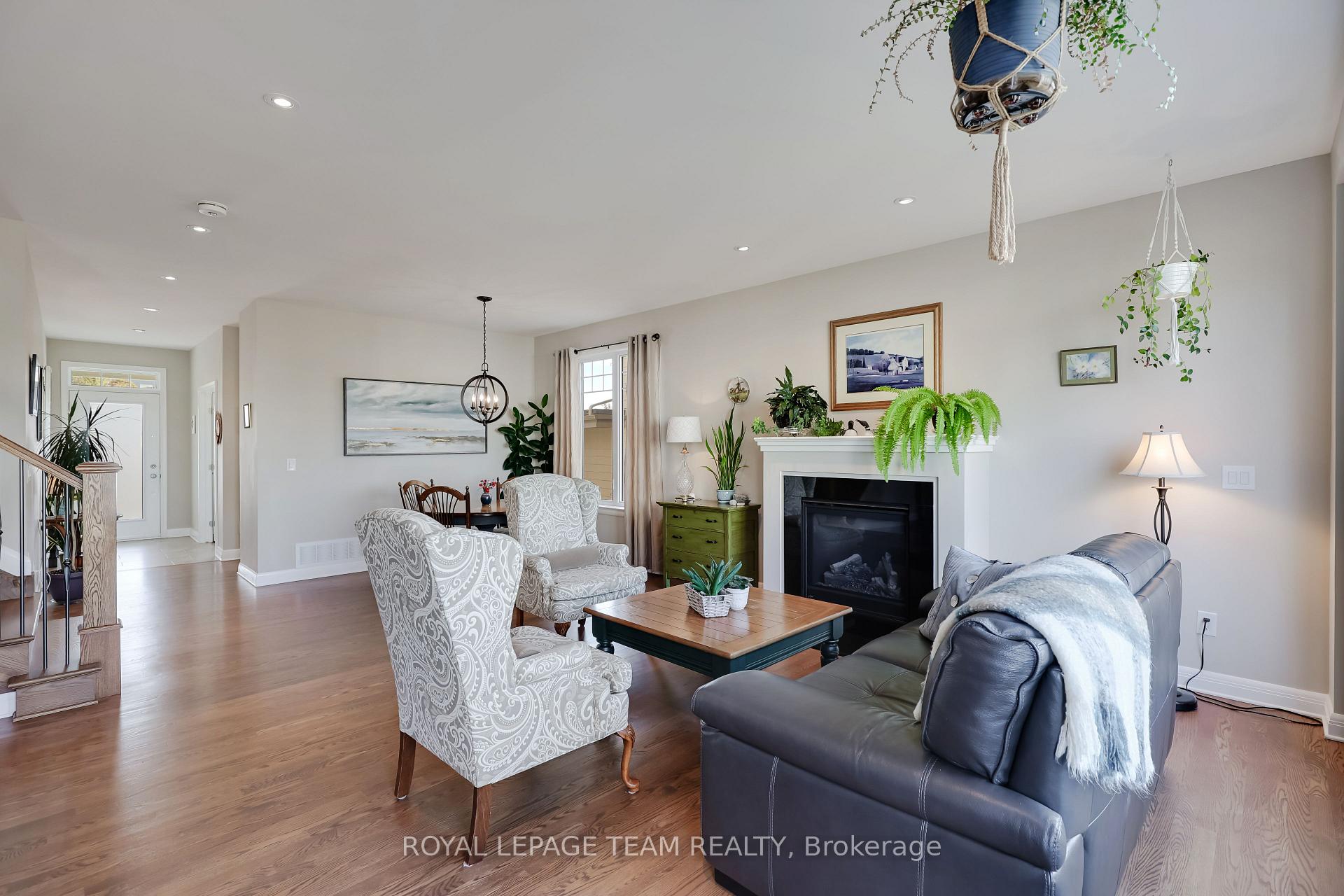 Photo 18 of 35 Arkose Street, Ottawa, Kanata - Kanata Lakes/Heritage Hills — HOMEH